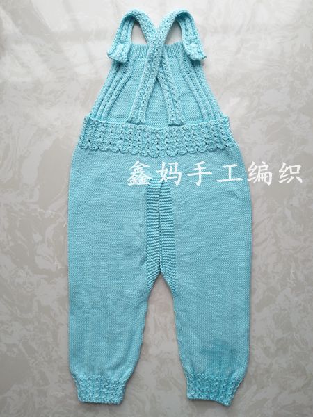 铜钱花背带裤,简单大方铜钱花宝宝开裆裤编织