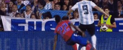 阿根廷球员梅西阿圭罗,阿根廷夺冠阿圭罗扛起梅西