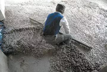 水泥墙面鼓包开裂怎么补救,水泥墙面开裂有什么补救办法