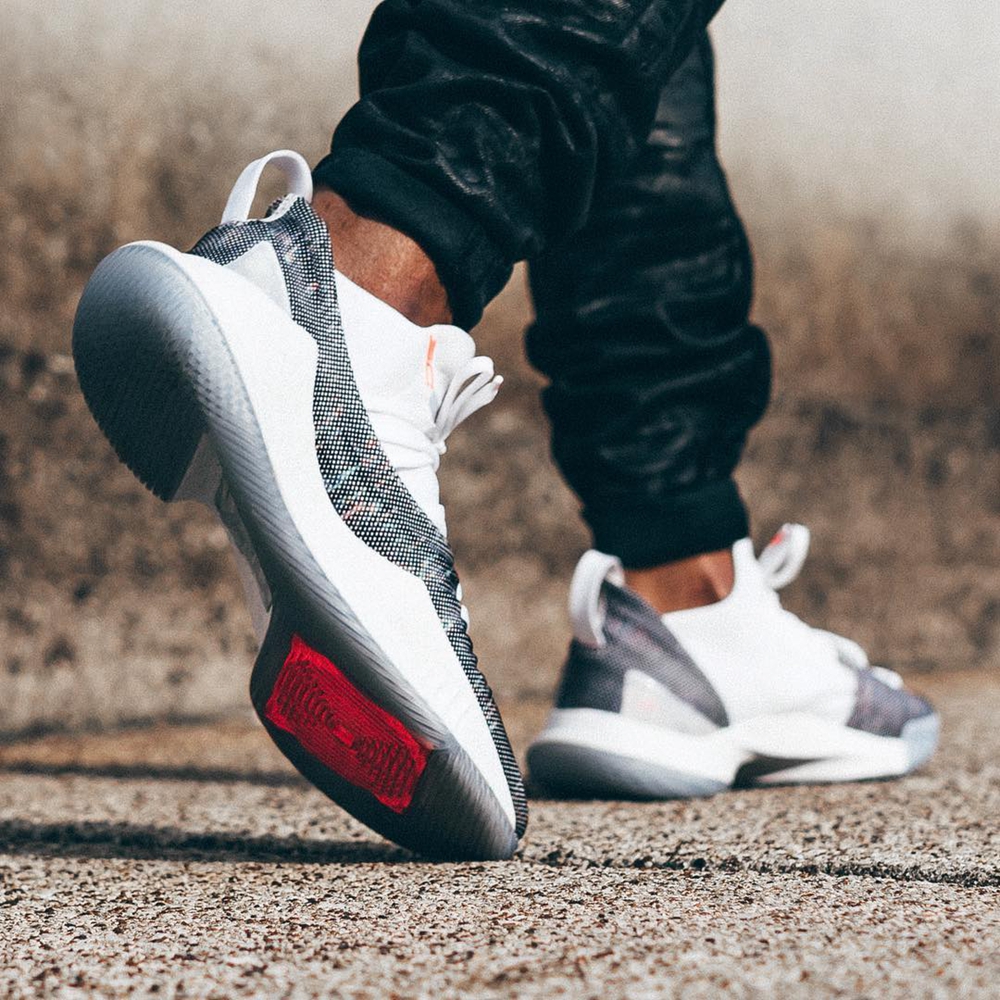 库里总决赛上脚新球鞋库里9,库里上脚库里4紫色战靴