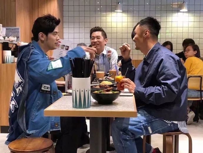 余文乐老爹鞋怎么搭配,余文乐爱穿潮牌