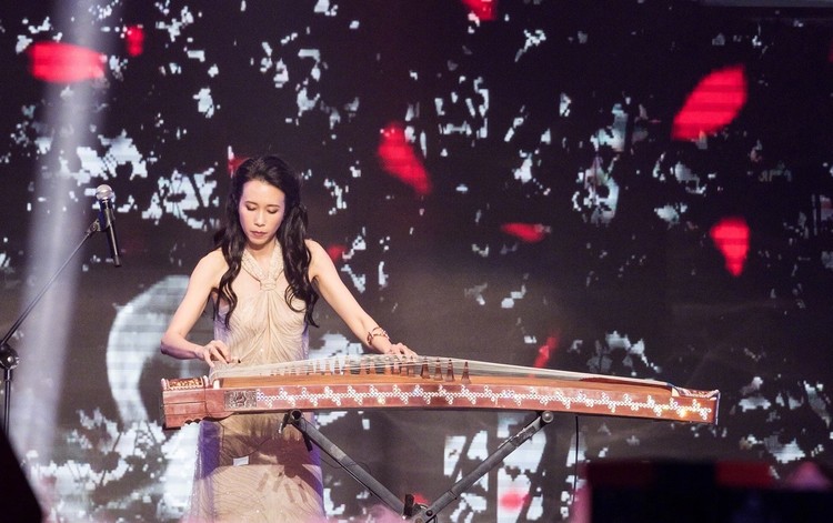 莫文蔚在球场上,莫文蔚最后一场比赛