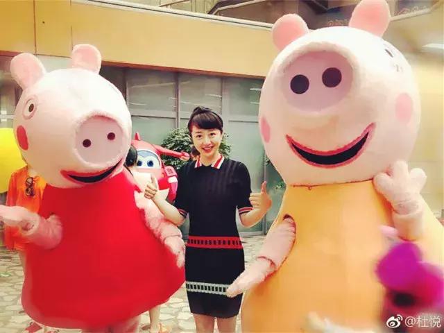 少儿频道儿童主持人片段,少儿频道主持人前辈采访