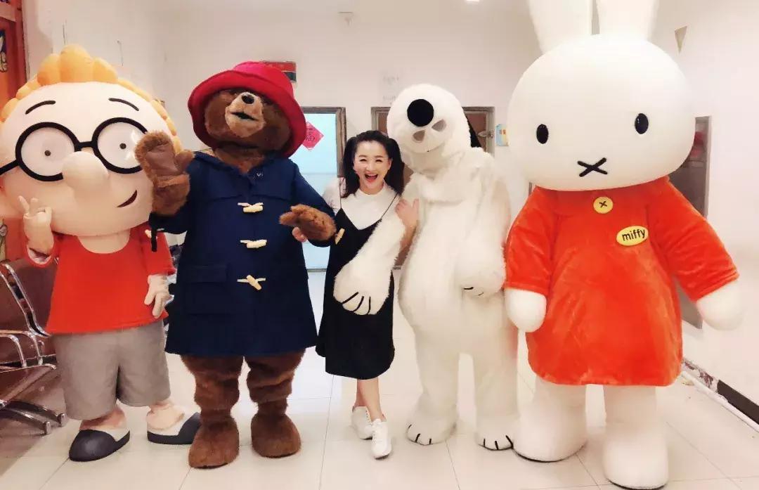 少儿频道儿童主持人片段,少儿频道主持人前辈采访