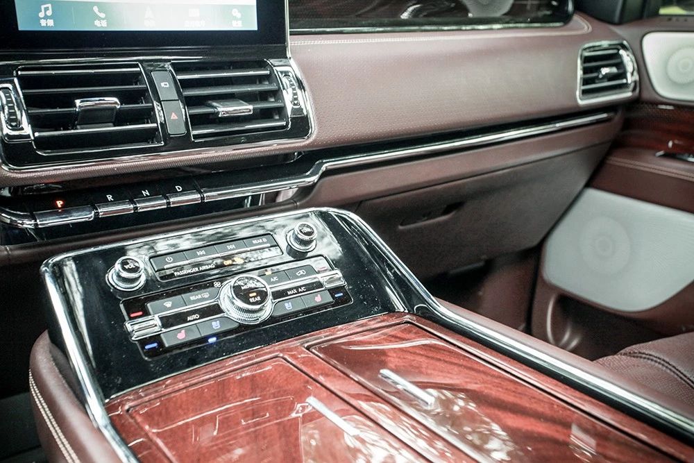 全新林肯领航员试驾视频,全尺寸suv课代表试驾林肯领航员