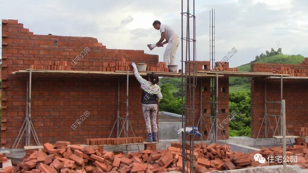 在农村老房子加盖三层,农村一层平房怎么加盖成别墅