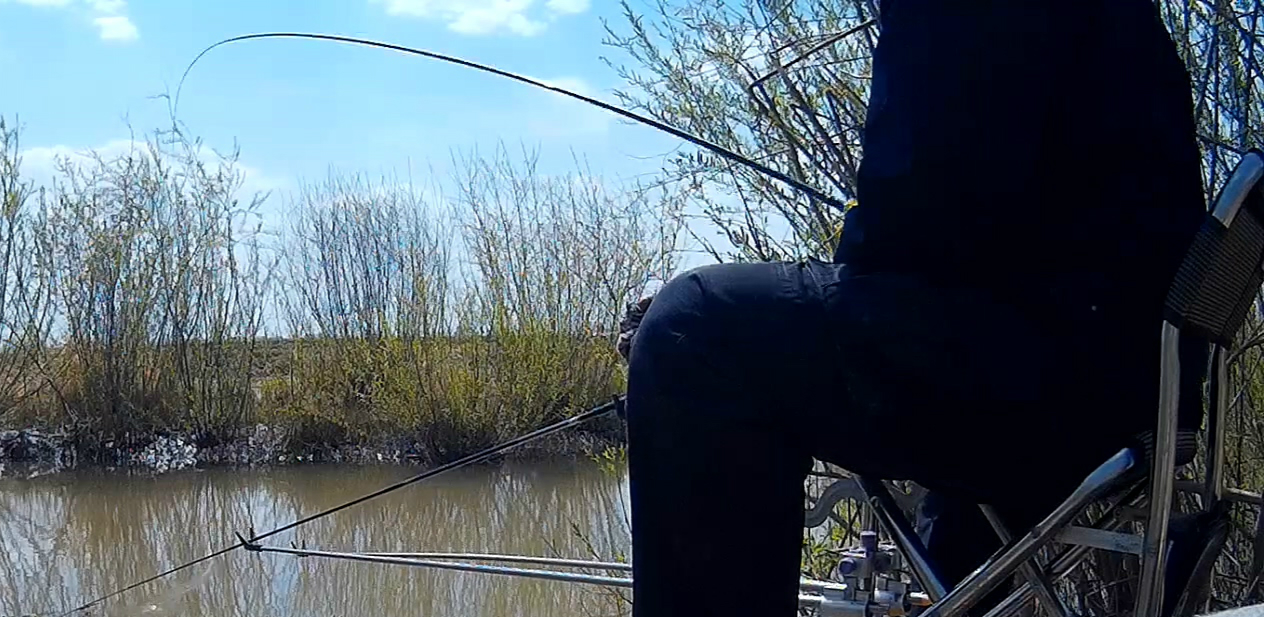 鱼竿竿稍和主线老是缠绕,钓友们遇到这种情况怎么办