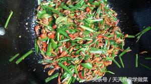 韭菜炒河虾教学视频,韭菜炒河虾干是什么菜系
