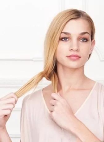 只要两步就能学会的扎发,今夏中性发型女生怎么扎