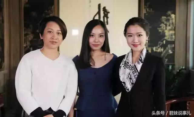 父亲二伯都是中国首富，怕被绑架不敢用真名，35岁才嫁给小导演