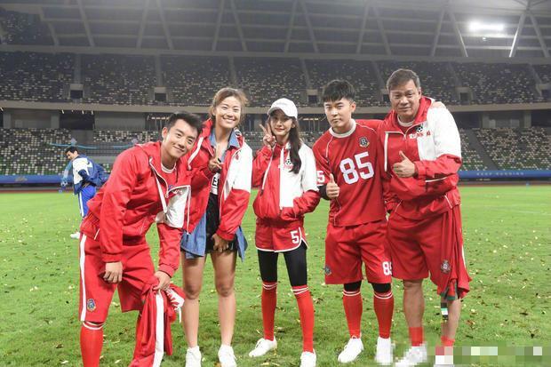 杨幂学生装混剪,杨幂学生装和魏大勋