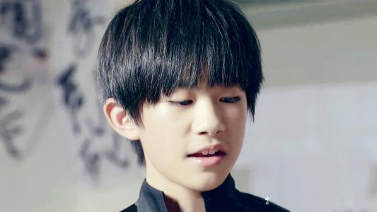 易烊千玺最难的时候接到代言,易烊千玺脱粉的原因