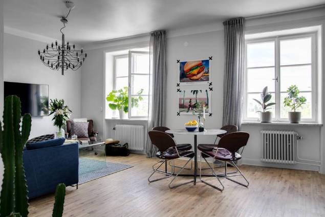 一刮风屋里就嗡嗡响怎么解决,一刮风屋里门就响怎么解决