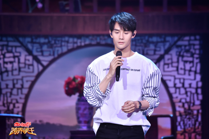 王凯《跨界歌王》一首《我等到花儿都开了》唱出观众心声