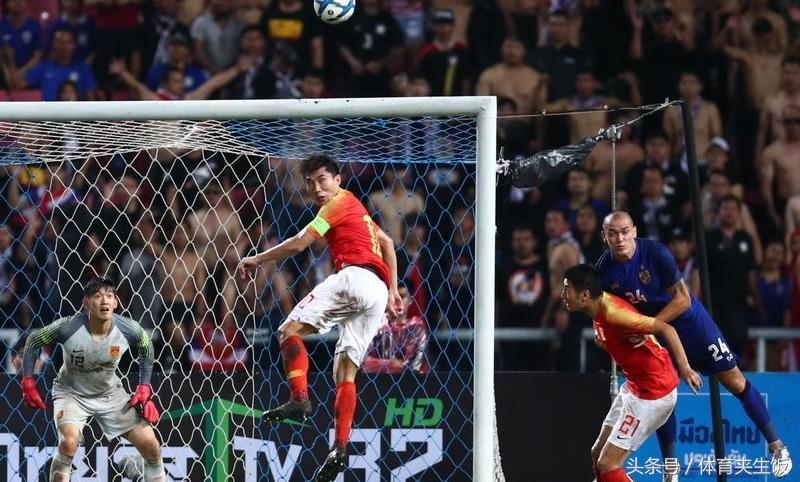 国足0-3不敌韩国裁判争议,国足2-1逆转泰国赛后守门员反应