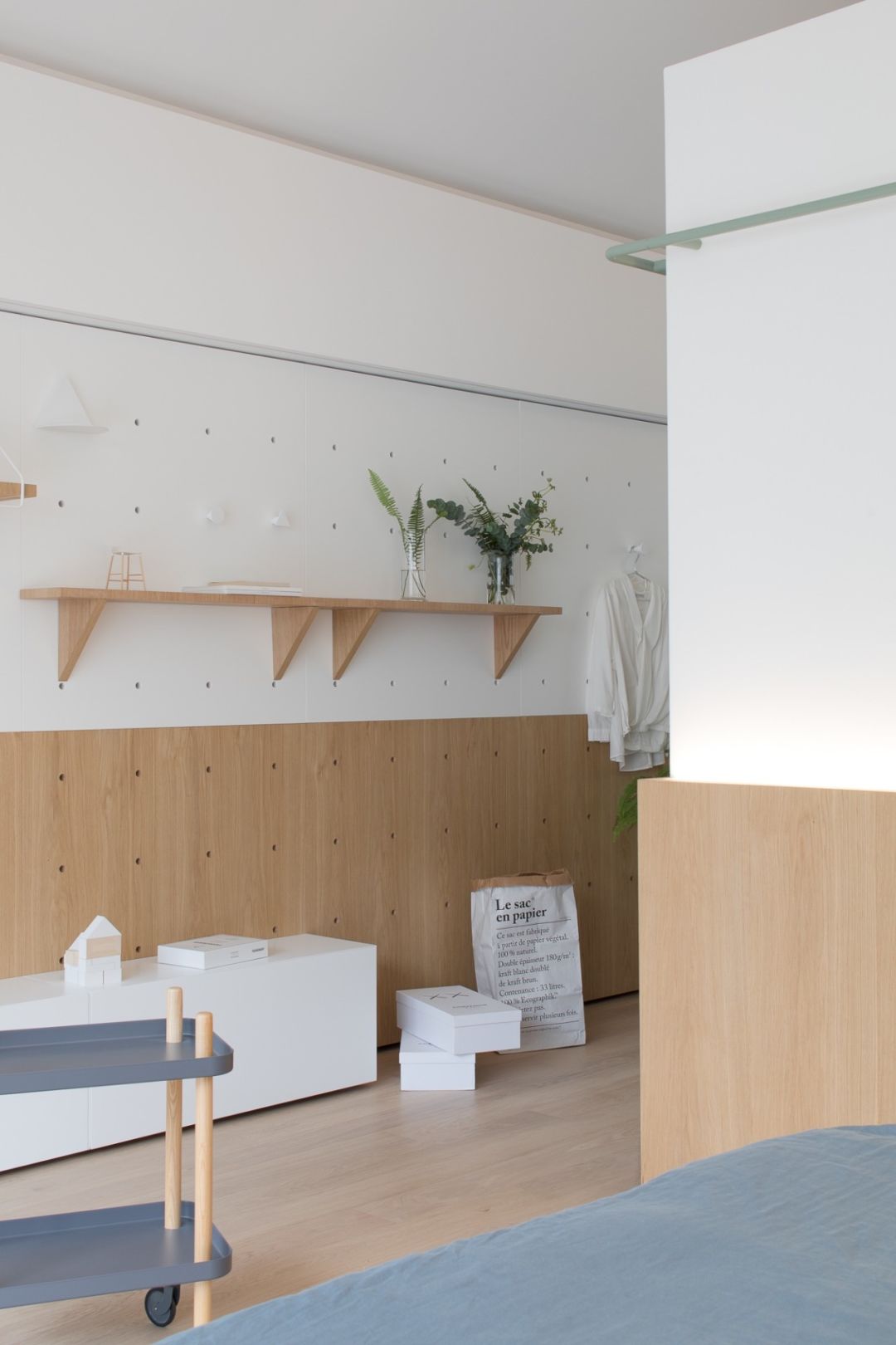 连树都种进房子！71岁高龄老房爆改“回春”，从危房到美宿，不只是惊艳！