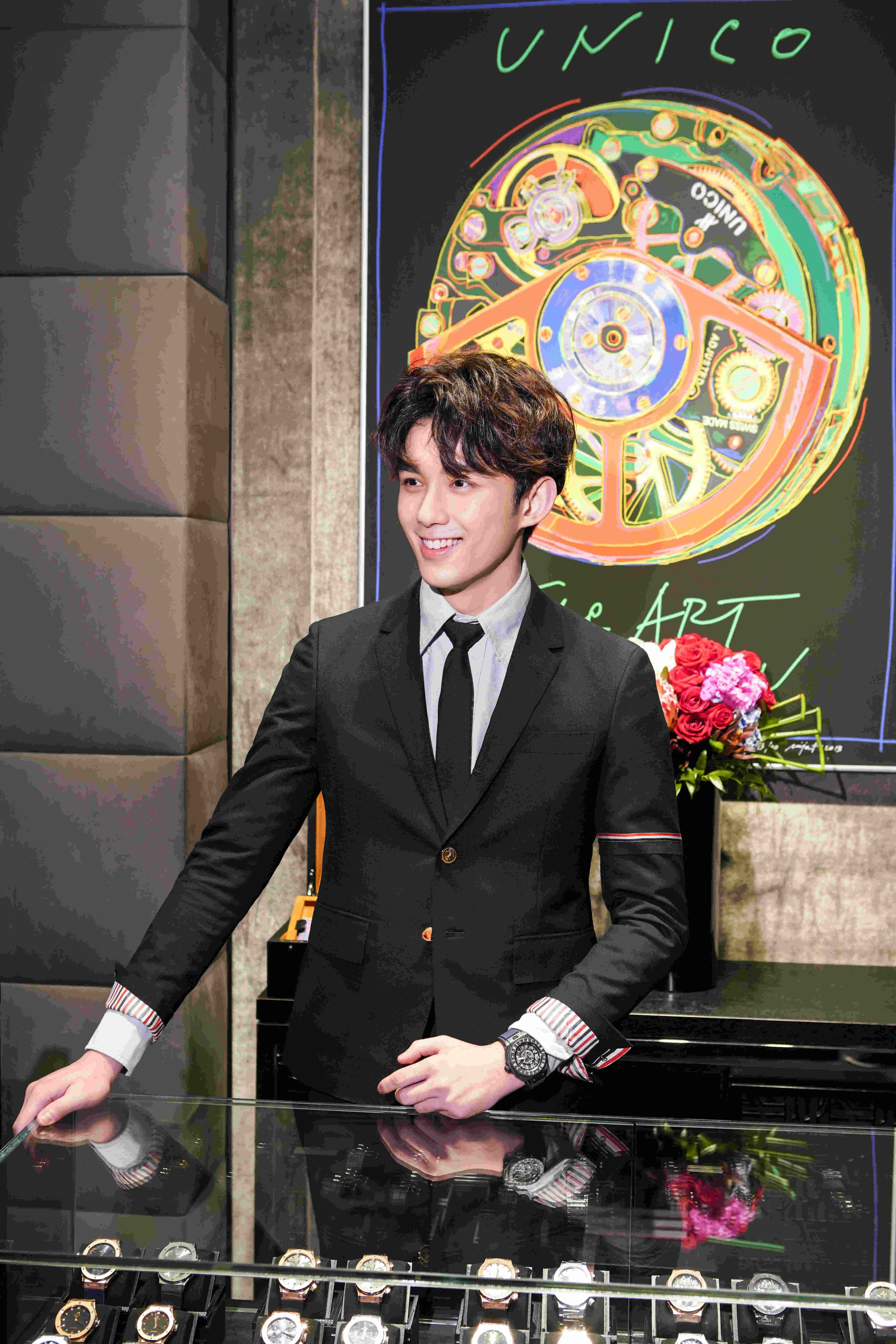 世界杯官方计时携吴磊点燃“宇舶爱足球”中国巡展成都站