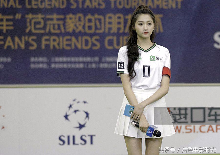 关晓彤近日黑色短裙造型,关晓彤白色短裙造型鹿晗