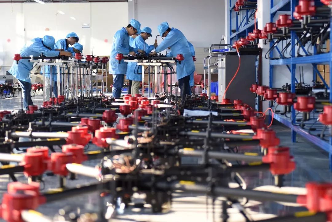 严苛的德国人也点赞东莞：绿水青山美如画，自动化工厂真先进！