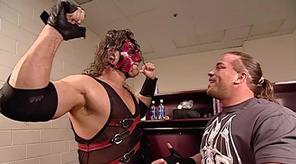 wwe罗曼雷恩斯的防弹衣,wwe美国职业摔角罗曼穿短袖