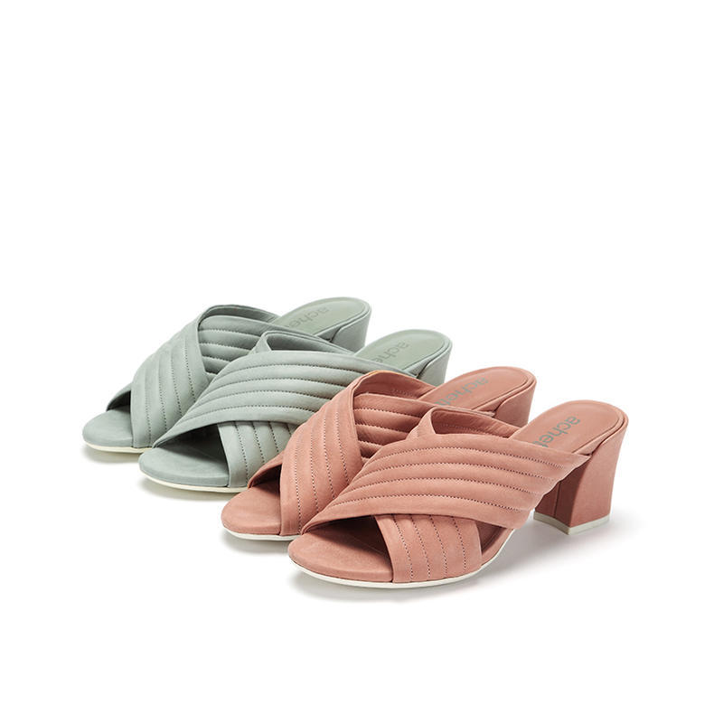 脚宽脚胖如何选凉鞋,脚胖凉鞋女款2022新款爆款