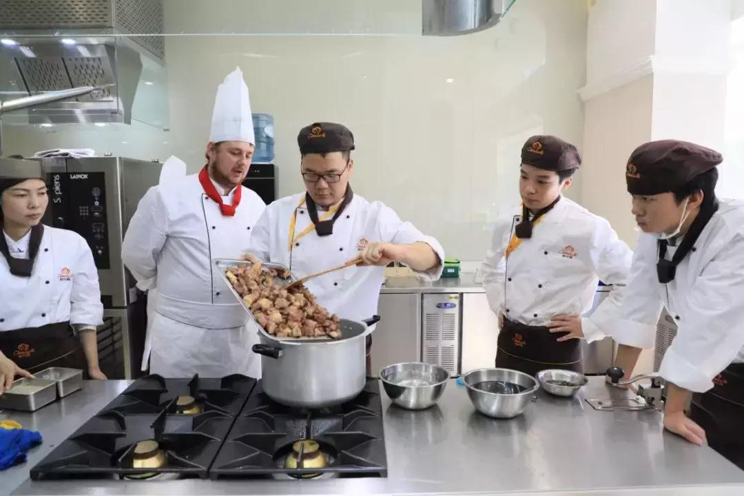 昆明最高最美餐厅推荐,昆明最高级的餐厅推荐