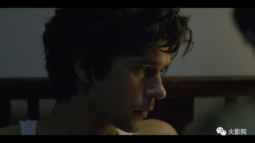 确认过剧情，是大尺度腐戏！9分三集片让你吃瓜英国最大丑闻！