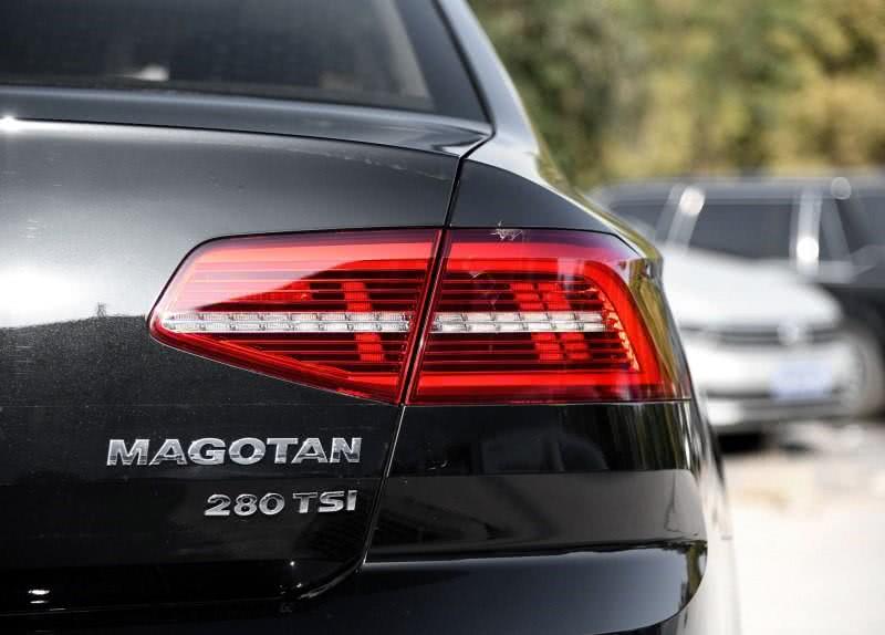 各汽车尾标代表的意思,汽车尾标识别什么车