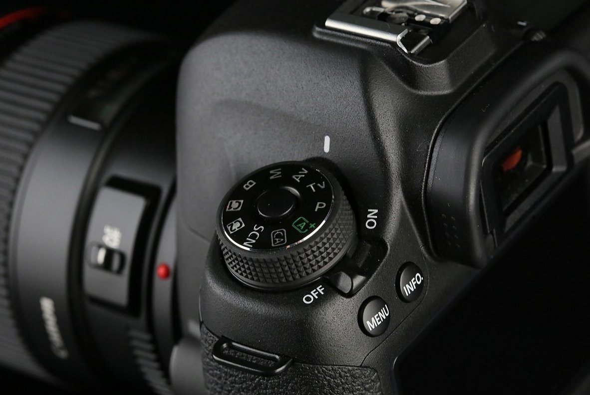 佳能6d全画幅单反新机价格,佳能6d个人认为的最佳新手单反