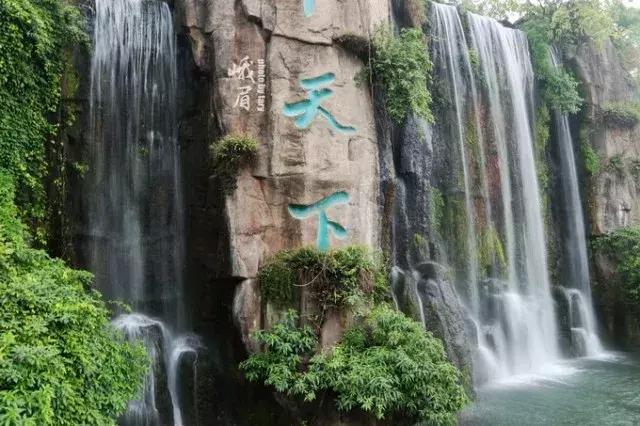 带着女生去峨眉山,带着女友穷游