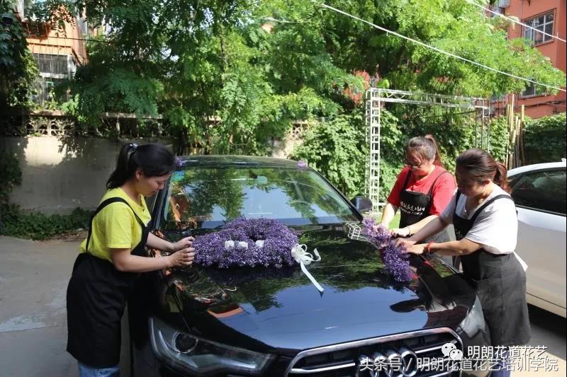黑色主婚车花艺装饰,中国风婚车花艺教程