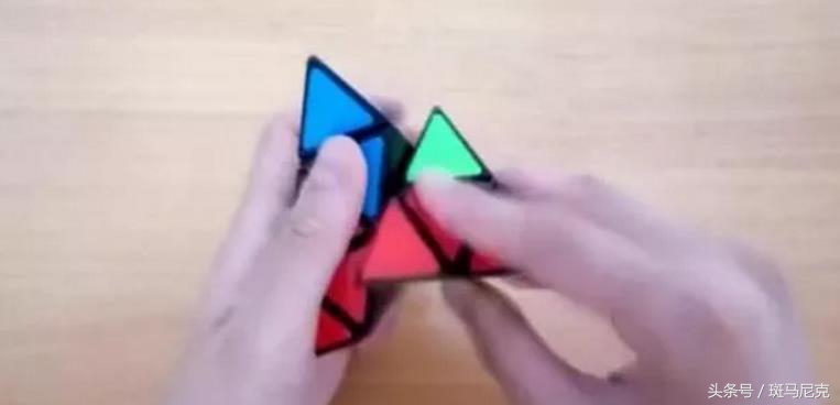 怎样还原2阶金字塔魔方视频教程,金字塔魔方还原黄色面后还原什么