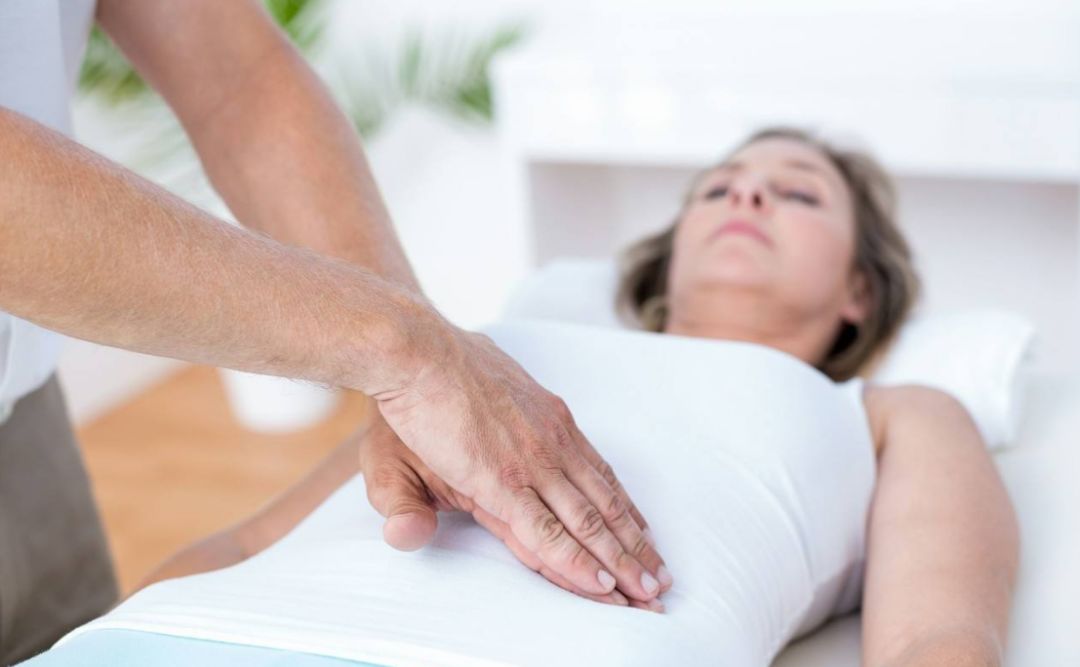 多年老便秘，换个走路姿势就能通！早知道早解决……