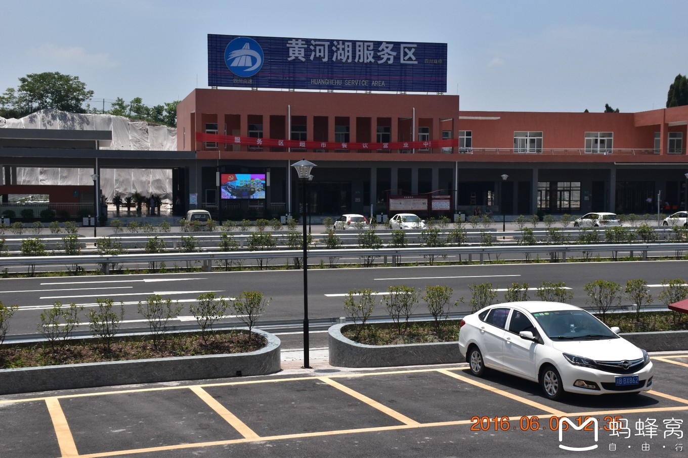 成都郊外的黄龙溪古镇,的确是一个耍水嘻嘻放松的好地方