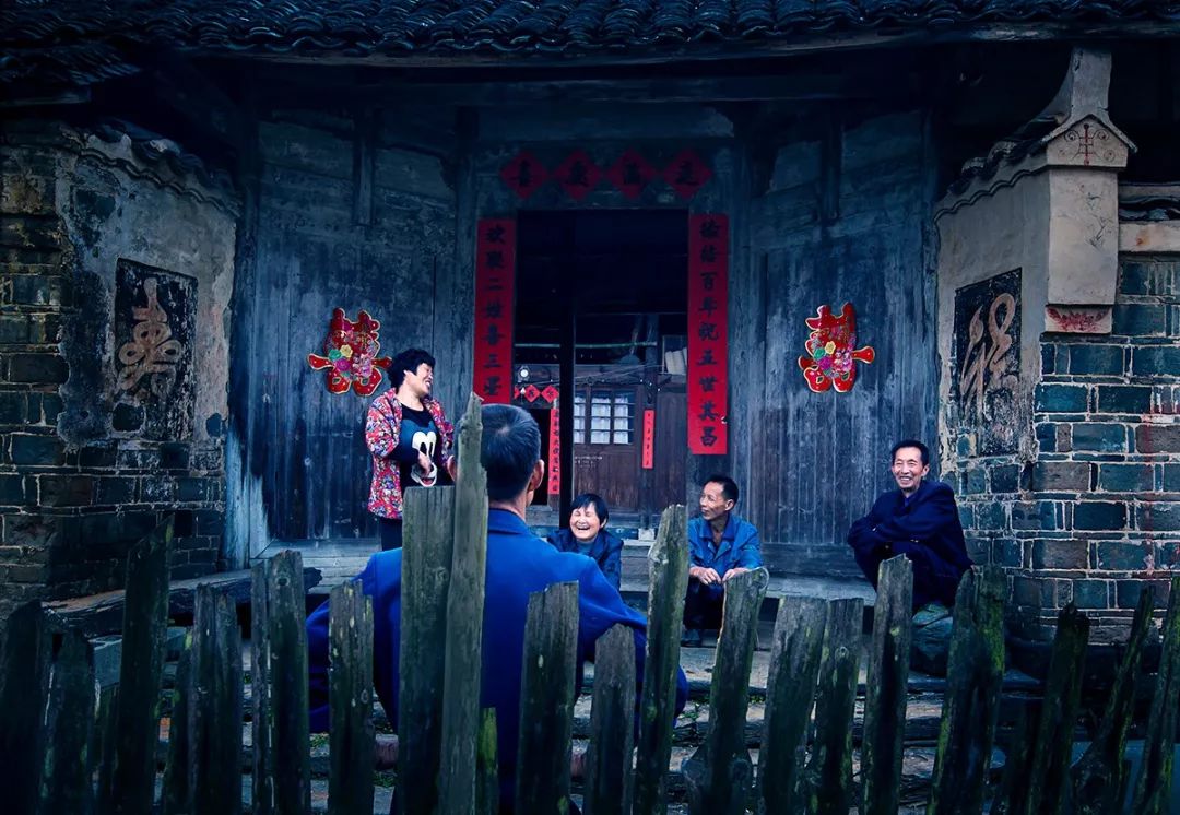 「诗词原创」罗武第｜村趣—乐隐柴门云涧度草鸡卧暖饮霞阳