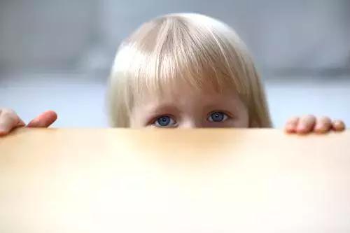 9岁的她身高已长到1.4米“小高个”的背后竟是性早熟