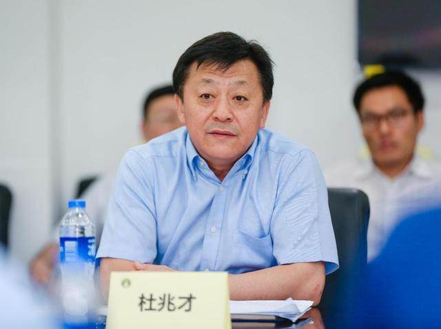 “让足球人多起来，人民足球联盟建立”十余足球“大佬”齐聚足协