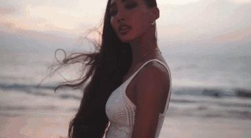 韩国黑珍珠女神秒杀一众网红脸，苹果臀、蚂蚁腰一个都不能少