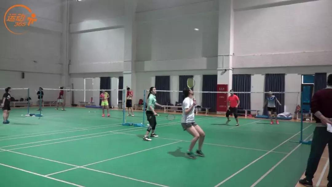 鏅ㄦ氮鑱婄窘姣涚悆鍙屾墦,鏅ㄦ氮鑱婄窘姣涚悆