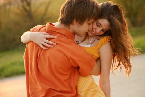 怎么样是爱上一个男孩,在恋爱中爱上一个人是什么感觉