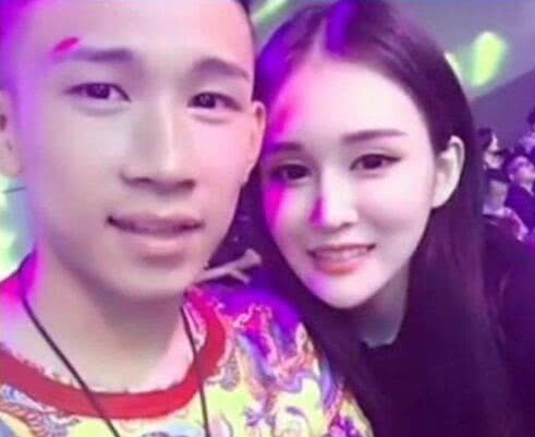 赵本山女儿球球恋情,赵本山女儿球球合照现状