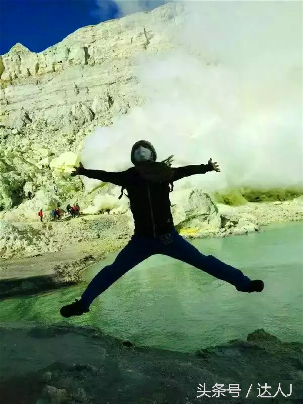 布罗莫火山要走多远,布罗莫是活火山吗