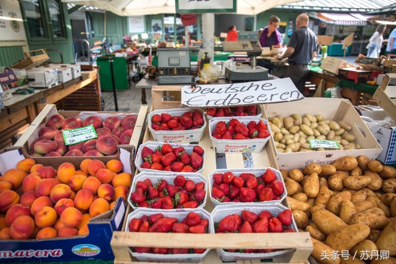 中国游客在德国买水果，12.8欧元1公斤的樱桃直呼真不贵