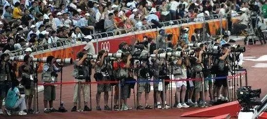 新闻记者有用不完的好器材，你知道他们怎么工作的吗？