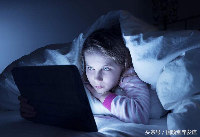 怎样改善头发发尾开叉的问题,发尾干枯分叉还有断节怎么护理