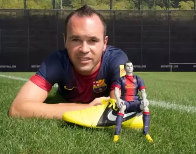 足球鞋是耐克好还是阿迪好,足球鞋为什么是足球鞋