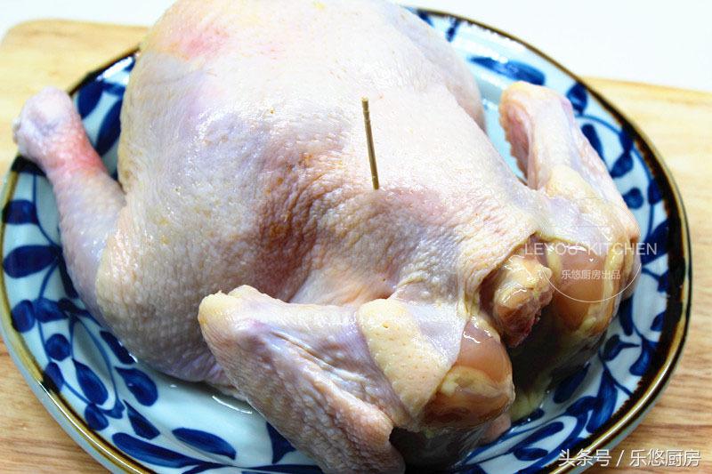 铁锅炖鸡怎么炖到软烂脱骨,炖鸡爪子软烂脱骨大火还是小火