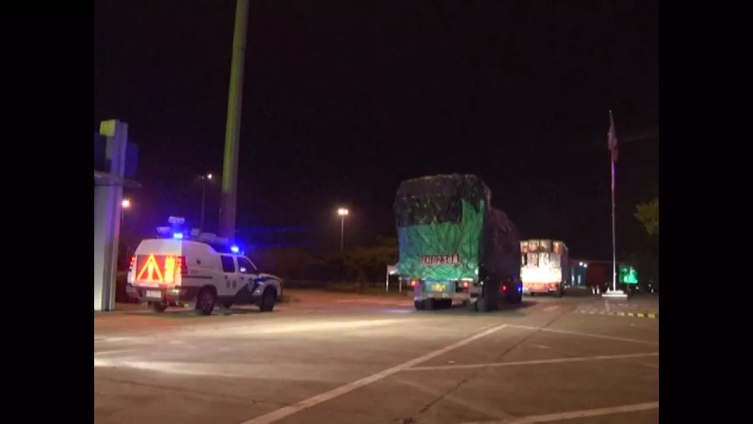 超200%！回去过端午，他们居然把驾驶室塞成了“大肉粽”！