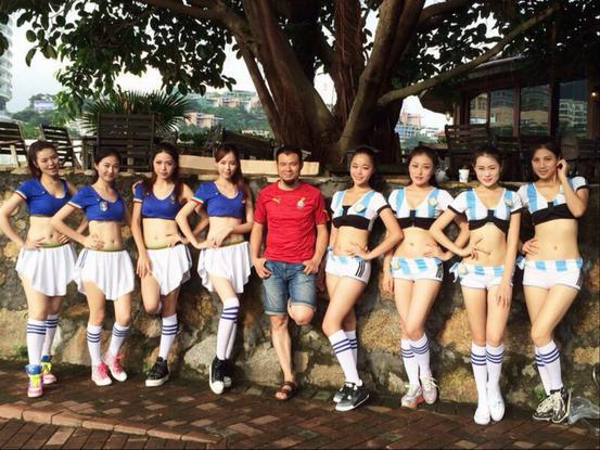 美女资源第一人郭吉军举办足球宝贝之夜