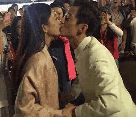 明星拍吻戏另一半的反应,拍吻戏明星的表现